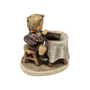 HUMMEL GOEBEL FIGURINE  LITTLE BOOKKEEPER
